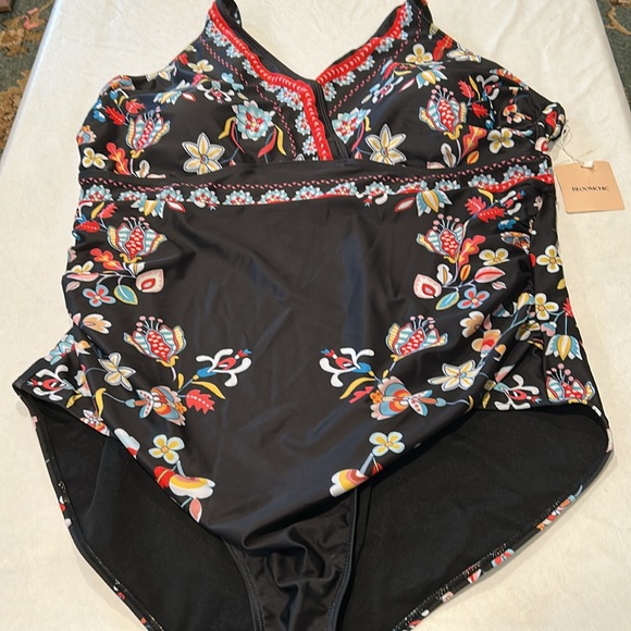 BloomChic Boho One Piece Black Floral Swimsuit Size 22-24 New - Picture 3 of 8